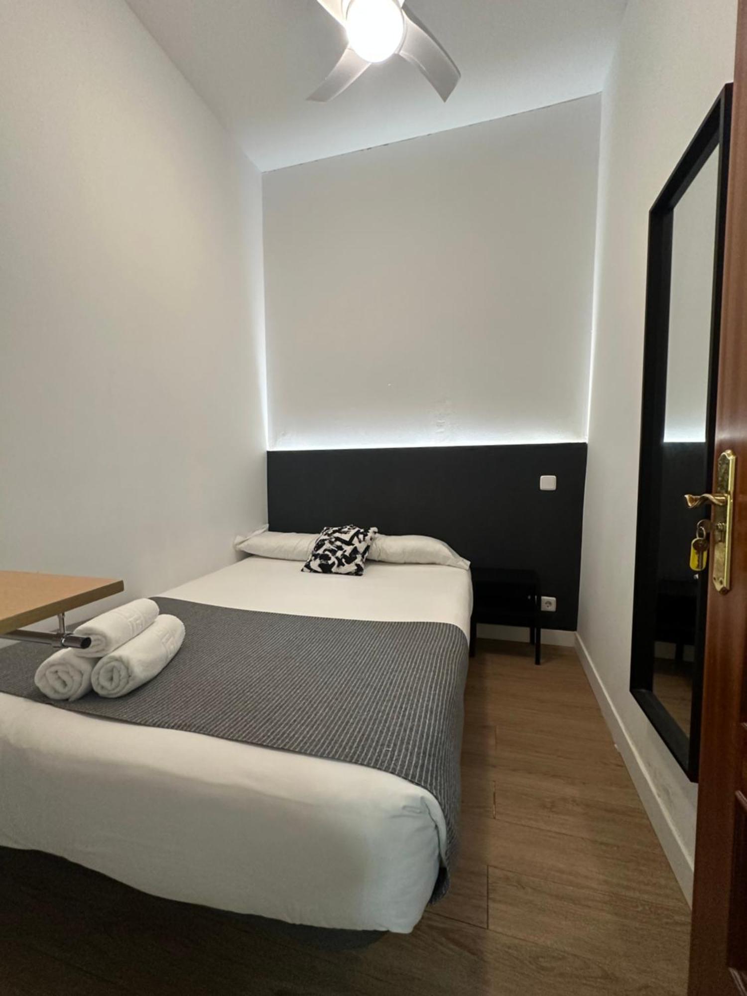 Center Madrid Habitaciones, Madrid